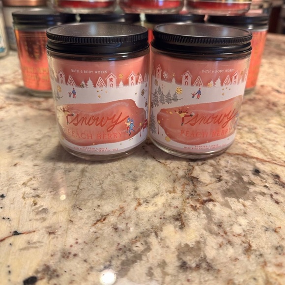 (TWO) Bath and Body Works candle - 2x SNOWY PEACH BERRY 7oz SCENTED CANDLE NEW! - Picture 2 of 3